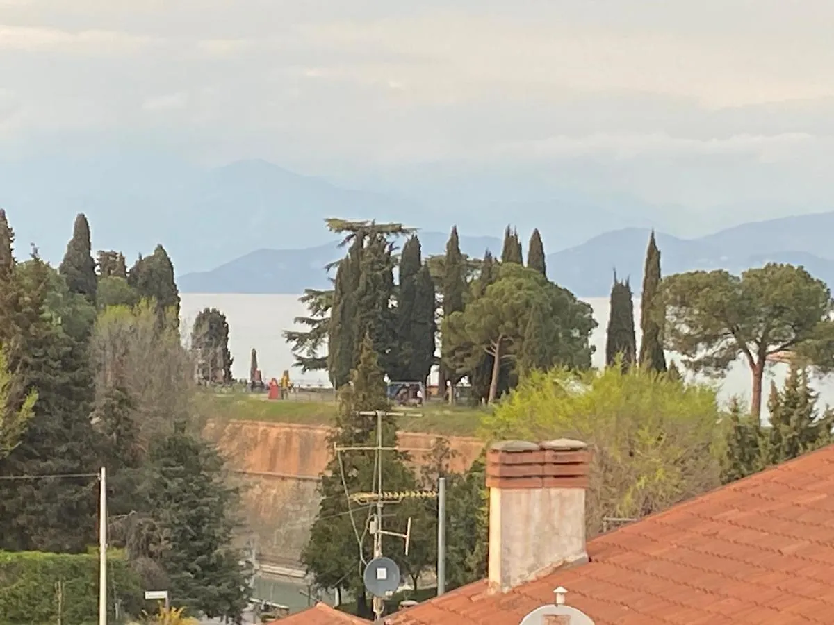 Apartment Appartamento Borgo Secolo Peschiera del Garda Italy