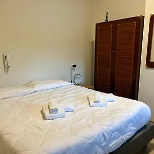 2* Hotel Benaco Mavras